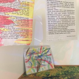 Foto aus der Ausstellung, drei Texte